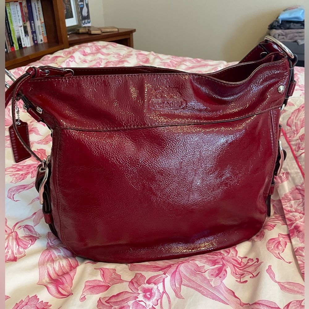 Gorgeous Coach Red Patent Leather Shoulder Bag